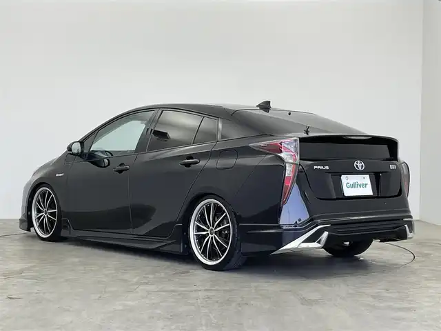 トヨタ プリウス A ツーリングセレクション 群馬県 2016(平28)年 7.2万km アティチュードブラックマイカ 純正９インチナビ　モデリスタエアロ　衝突軽減　アダプティブクルーズコントロール　レーンアシスト　オートマチックハイビーム　ＥＴＣ　ヘッドアップディスプレイ　ローダウン　スマートキー　