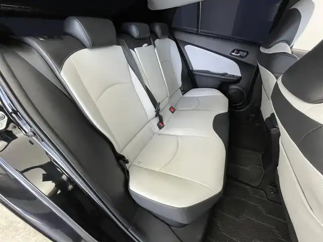 トヨタ プリウス A ツーリングセレクション 群馬県 2016(平28)年 7.2万km アティチュードブラックマイカ 純正９インチナビ　モデリスタエアロ　衝突軽減　アダプティブクルーズコントロール　レーンアシスト　オートマチックハイビーム　ＥＴＣ　ヘッドアップディスプレイ　ローダウン　スマートキー　