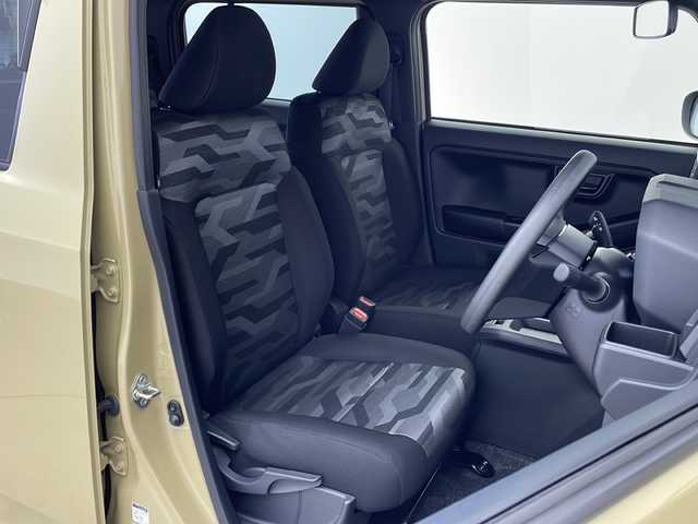 ダイハツ タフト X 新潟県 2023(令5)年 2万km サンドベージュメタリック 4WD/純正メモリナビ/(NSZN-W69D)/(フルセグTV/CD/DVD/USB)/バックカメラ/前後コーナーセンサー/横滑り防止装置/レーンキープアシスト/衝突被害軽減システム/オートライト/フルフラットシート/ガラスルーフ/スマートキー