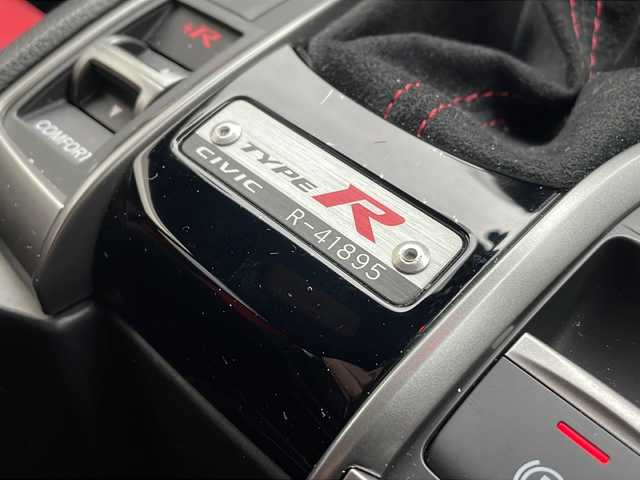 ホンダ シビック タイプR 秋田県 2021(令3)年 2.8万km クリスタルブラックパール ワンオーナー/9インチフローティングナビ　MDV-M908HDF/DVD　CD　　BT　ラジオ　SD　USB　HDMI　フルセグTV/ドライブレコーダー/ETC２．０/クルーズコントロール/バックカメラ/電動パーキングブレーキ/オートブレーキホールド/レイズ18インチアルミホイール/純正20インチアルミホイール積み込み/ブレンボキャリパー/純正バケットシート/オートLEDヘッドライト/スペアキー/ドアバイザー
