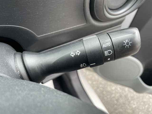 トヨタ アクア S 佐賀県 2013(平25)年 7.4万km ライムホワイトパールクリスタルシャイン (株)IDOMが運営する【じしゃロン佐賀店】の自社ローン専用車両になります。こちらは現金またはオートローンご利用時の価格です。自社ローンご希望の方は別途その旨お申付け下さい/純正ＳＤナビ/フルセグテレビ/Ｂｌｕｅｔｏｏｔｈ/バックカメラ/前席シートヒーター/オートライト/ヘッドライトレベライザー/フォグライト/純正フロアマット/スマートキー/プッシュスタート