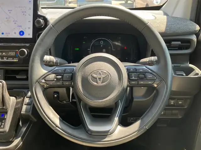 トヨタ シエンタ ハイブリッド Z 静岡県 2022(令4)年 2.7万km グレイッシュブルー エンジンスタートボタン/スマートキー/スペアキー2本/パワーステアリング/パワーウィンドウ/保証書/取扱説明書/記録簿/100V充電/アイドリングストップ/オートエアコン/クルーズコントロール/ETC/USB入力端子/全方位カメラ/純正10.5インチナビ（CD.BT.フルセグ）/ドライブレコーダー前後/ウォークスルー/純正アルミホイール/純正フロアマット/D席N席シートヒーター/両側パワースライドドア/ABS/横滑り防止装置/コーナーセンサー前後/レーンキープアシスト/オートライト/オートマチックハイビーム/LEDライト/W+サイドエアバック/衝突軽減システム/ステアリングヒーター/純正シートカバー/純正リモートスタート/社外アルミホイール車内有（スタッドレスタイヤ）