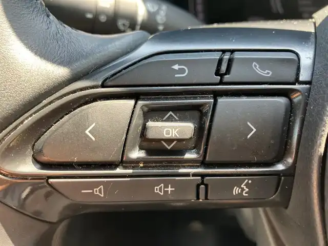 トヨタ シエンタ ハイブリッド Z 静岡県 2022(令4)年 2.7万km グレイッシュブルー エンジンスタートボタン/スマートキー/スペアキー2本/パワーステアリング/パワーウィンドウ/保証書/取扱説明書/記録簿/100V充電/アイドリングストップ/オートエアコン/クルーズコントロール/ETC/USB入力端子/全方位カメラ/純正10.5インチナビ（CD.BT.フルセグ）/ドライブレコーダー前後/ウォークスルー/純正アルミホイール/純正フロアマット/D席N席シートヒーター/両側パワースライドドア/ABS/横滑り防止装置/コーナーセンサー前後/レーンキープアシスト/オートライト/オートマチックハイビーム/LEDライト/W+サイドエアバック/衝突軽減システム/ステアリングヒーター/純正シートカバー/純正リモートスタート/社外アルミホイール車内有（スタッドレスタイヤ）