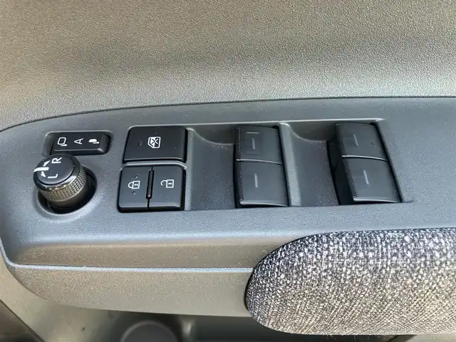 トヨタ シエンタ ハイブリッド Z 静岡県 2022(令4)年 2.7万km グレイッシュブルー エンジンスタートボタン/スマートキー/スペアキー2本/パワーステアリング/パワーウィンドウ/保証書/取扱説明書/記録簿/100V充電/アイドリングストップ/オートエアコン/クルーズコントロール/ETC/USB入力端子/全方位カメラ/純正10.5インチナビ（CD.BT.フルセグ）/ドライブレコーダー前後/ウォークスルー/純正アルミホイール/純正フロアマット/D席N席シートヒーター/両側パワースライドドア/ABS/横滑り防止装置/コーナーセンサー前後/レーンキープアシスト/オートライト/オートマチックハイビーム/LEDライト/W+サイドエアバック/衝突軽減システム/ステアリングヒーター/純正シートカバー/純正リモートスタート/社外アルミホイール車内有（スタッドレスタイヤ）