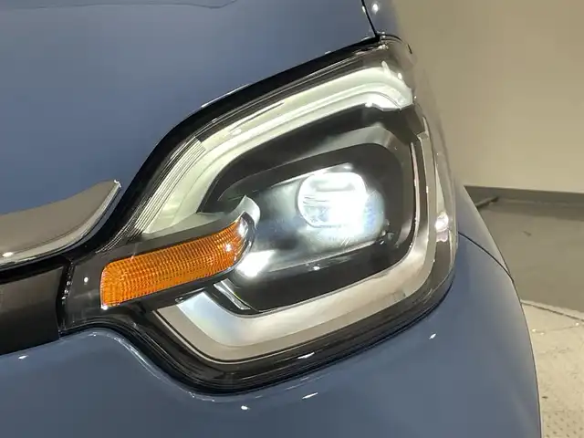 トヨタ シエンタ ハイブリッド Z 愛知県 2022(令4)年 2.7万km グレイッシュブルー 純正１０，５インチナビ　/(Bluetooth/フルセグTV/FM/AM/CarPlay/Miracast)/パノラミックビューモニター　/サーキュレーター　/コンフォートパッケージ　/　　-シートヒーター　/　　-ステアリングヒーター　/トヨタセーフティセンス/　　-レーダークルーズコントロール/　　-プリクラッシュセーフティ―/　　-レーンディパーチャーアラート/　　-標識認識機能/　　-先行車発進告知機能/両側パワースライドドア/ＡＣ１００Ｖ　/ブラインドスポットモニター　/ビルトインＥＴＣ　/純正１５インチＡＷ　/ＬＥＤヘッドライト/LEDフォグランプ/ドライブレコーダー