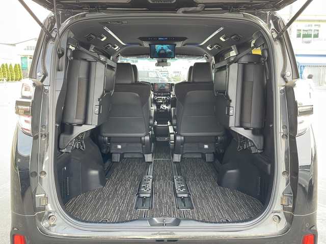 トヨタ ヴェルファイア ゴールデンアイズⅡ 道北・旭川 2022(令4)年 0.5万km ブラック ４WD/寒冷地仕様/純正ナビ/（ＴＶ／ＣＤ／ＤＶＤ／ＳＤ）/JBLプレミアムサウンド/純正フリップダウンモニター/全方位カメラ/両側パワースライドドア/トヨタセーフティセンス/インテリジェントパーキングアシスト２/プリクラッシュセーフティ/レーントレーシングアシスト/パーキングサポートブレーキ/クリアランスソナー/レーンディパーチャーアラート/リアクロストラフィックアラート/パーキングアシスト/レーダークルーズコントロール/ブラインドスポットモニター/オートマチックハイビーム/パワーバックドア/ハーフレザーシート/ブレーキホールド/ビルトインETC/保証書