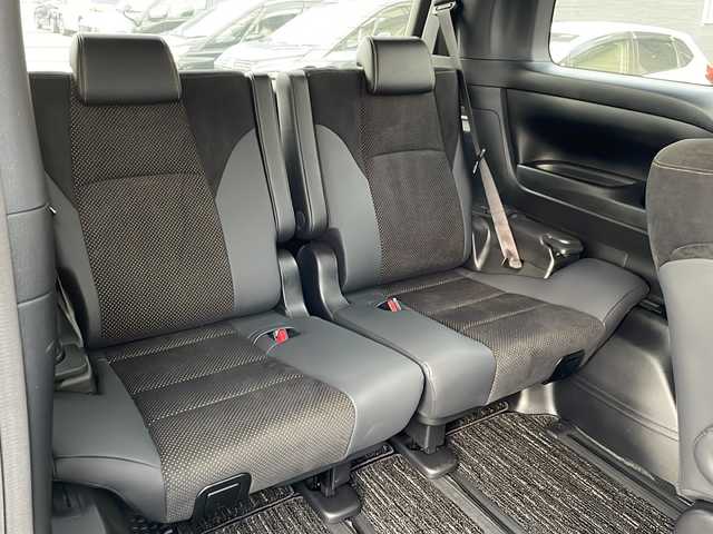 トヨタ ヴェルファイア ゴールデンアイズⅡ 道北・旭川 2022(令4)年 0.5万km ブラック ４WD/寒冷地仕様/純正ナビ/（ＴＶ／ＣＤ／ＤＶＤ／ＳＤ）/JBLプレミアムサウンド/純正フリップダウンモニター/全方位カメラ/両側パワースライドドア/トヨタセーフティセンス/インテリジェントパーキングアシスト２/プリクラッシュセーフティ/レーントレーシングアシスト/パーキングサポートブレーキ/クリアランスソナー/レーンディパーチャーアラート/リアクロストラフィックアラート/パーキングアシスト/レーダークルーズコントロール/ブラインドスポットモニター/オートマチックハイビーム/パワーバックドア/ハーフレザーシート/ブレーキホールド/ビルトインETC/保証書