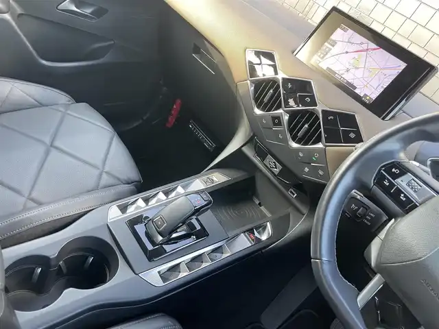 ＤＳオートモビル ＤＳ３ クロスバック ソーシック レザーエディション 静岡県 2021(令3)年 3万km ノアールオブシディアン 特別仕様車（レザーエディション）/ACC/DSドライブアシスト/衝突被害軽減ブレーキ/DSマトリクスLEDビジョン/ブラインドスポット/社外HDDナビ/フルセグTV/ドライブレコーダー付デジタルインナーミラー/7インチタッチスクリーン/・Bluetooth/AppleCarPlay/androidauto