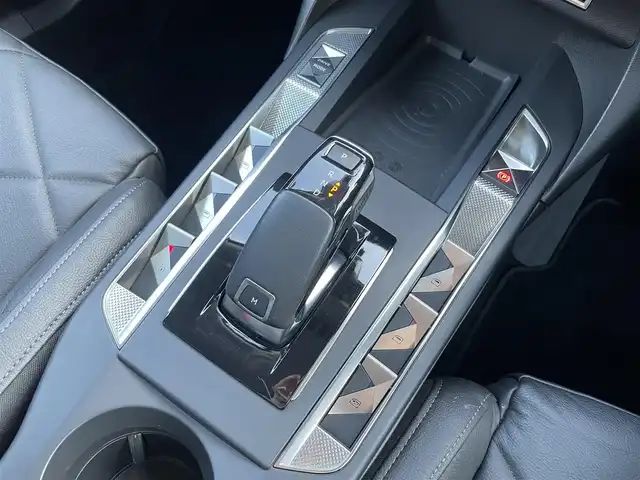 ＤＳオートモビル ＤＳ３ クロスバック ソーシック レザーエディション 静岡県 2021(令3)年 3万km ノアールオブシディアン 特別仕様車（レザーエディション）/ACC/DSドライブアシスト/衝突被害軽減ブレーキ/DSマトリクスLEDビジョン/ブラインドスポット/社外HDDナビ/フルセグTV/ドライブレコーダー付デジタルインナーミラー/7インチタッチスクリーン/・Bluetooth/AppleCarPlay/androidauto