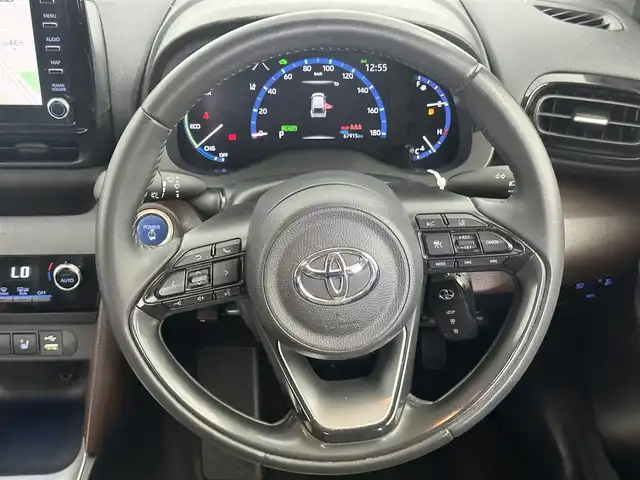 トヨタ ヤリスクロス ハイブリッド Z 愛知県 2021(令3)年 6.8万km ホワイトパールクリスタルシャイン 純正8インチコネクテッドナビ付ディスプレイオーディオ/フルセグTV/パノラミックビューモニター/ビルトインETC/ステアリングリモコン/パワーシート（Ｄ席）/シートヒーター（前席）/ハーフレザーシート/パワーバックドア/モデリスタラゲージLED/トヨタセーフティセンス/　　・プリクラッシュセーフティ/　　・レーントレーシングアシスト/　　・レーダークルーズコントロール/　　・レーンディバーチャーアラート/　　・ロードサインアシスト/　　・オートマチックハイビーム/クリアランスソナー/取扱説明書/スマートキー/スペアキー/ドアバイザー