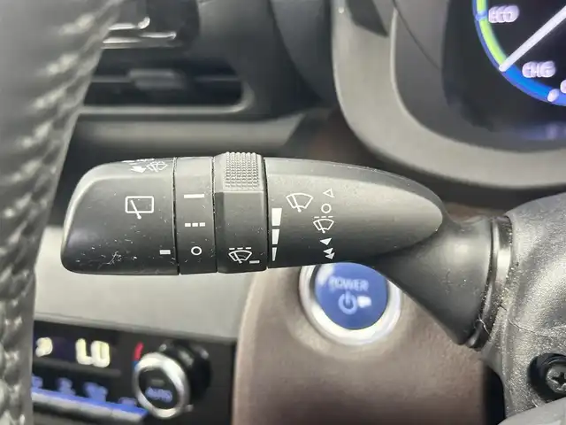 トヨタ ヤリスクロス ハイブリッド Z 愛知県 2021(令3)年 6.8万km ホワイトパールクリスタルシャイン 純正8インチコネクテッドナビ付ディスプレイオーディオ/フルセグTV/パノラミックビューモニター/ビルトインETC/ステアリングリモコン/パワーシート（Ｄ席）/シートヒーター（前席）/ハーフレザーシート/パワーバックドア/モデリスタラゲージLED/トヨタセーフティセンス/　　・プリクラッシュセーフティ/　　・レーントレーシングアシスト/　　・レーダークルーズコントロール/　　・レーンディバーチャーアラート/　　・ロードサインアシスト/　　・オートマチックハイビーム/クリアランスソナー/取扱説明書/スマートキー/スペアキー/ドアバイザー