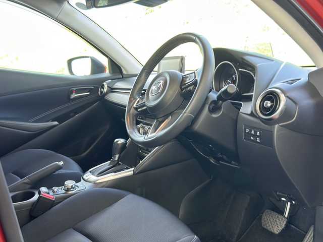 マツダ マツダ２ 15S プロアクティブ Sパッケージ 福島県 2019(令1)年 5.5万km ソウルレッドクリスタルM 登録時走行距離：54864km/純正ナビ（ナビSD欠）/（AM/FM/USB/BT/フルセグTV）/ビルトインETC/ヘッドアップディスプレイ/パワーシート（シートメモリー付）/（D/P)/シートヒーター/（D/P)/社外前後ドラレコ/ステアリングヒーター/追従クルコン/パドルシフト/全周囲モニター/クリアランスソナー/ステアリングスイッチ/パワーアウトレット/アイドリングストップ/横滑り防止装置/レーンキーピング/アイドリングストップ/バニティミラー