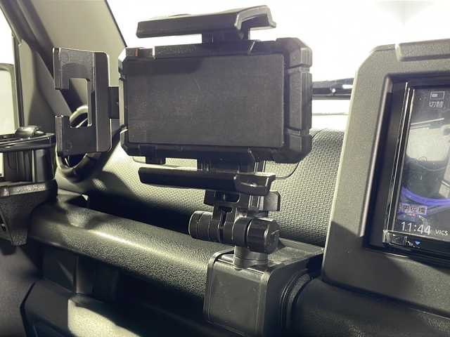 スズキ ジムニー シエラ JC 福岡県 2022(令4)年 3.7万km ミディアムグレー ワンオーナー/2インチリフトアップ/KENWOOD製ナビ/Bluetooth/フルセグTV/CD/DVD/クルーズコントロール/衝突被害軽減ブレーキ/レーンアシスト/ダウンヒルアシストコントロール/ルーフキャリア/シートカバー/ETC/ドライブレコーダー/オートエアコン/保証書/取扱説明書/LEDオートライト/電動格納ミラー