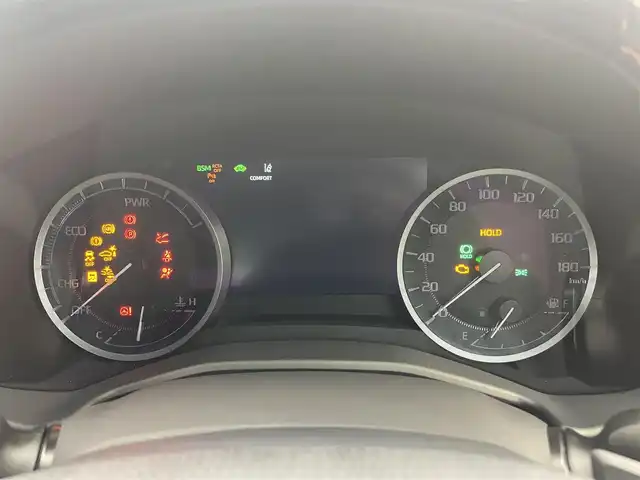 トヨタ クラウン ハイブリッド RS アドバンス 茨城県 2021(令3)年 2.6万km プレシャスホワイトパール 純正12.3型ナビ/全周囲カメラ/フルセグ/サンルーフ/デジタルインナーミラー/衝突被害軽減ブレーキ/車線逸脱抑制装置/レーダークルーズコントロール/オートマチックハイビーム/クリアランスソナー/BSM/ETC2.0/ドラレコ/本革シート/シートヒーター/ベンチレーション/純正18インチAW/LEDヘッドライト/スマートキー