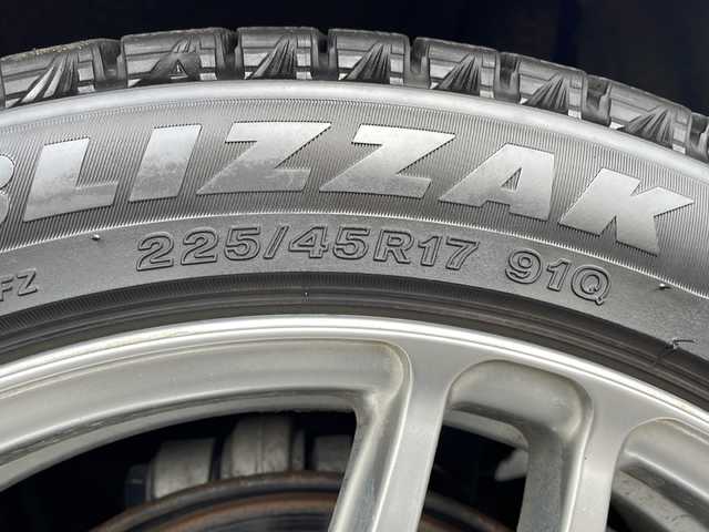 レクサス ＩＳ 250 バージョンL 青森県 2013(平25)年 6.9万km スターライトブラックガラスフレーク 4WD/寒冷地仕様/ワンオーナー/純正SDナビ・フルセグTV/CD・DVD・Bluetooth・SD/プレミアムサウンド/バックカメラ/セミアニリン黒革シート/前席エアシート・シートヒーター/前席パワーシート/クルーズコントロール/リア電動サンシェード/前後ドライブレコーダー/ワイパーデアイサー/HIDライト/フォグランプ/リアフォグランプ/社外17インチアルミ/スペアキー/保証書・取説書