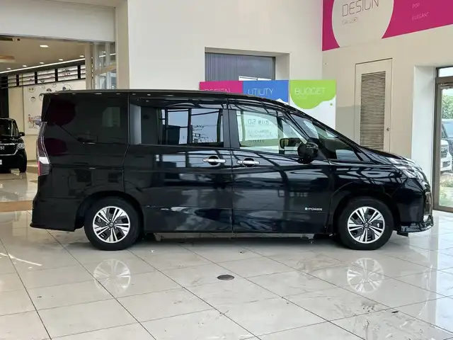 日産 セレナ e－パワー ハイウェイスター V 埼玉県 2022(令4)年 4.8万km ダイヤモンドブラック エマージェンシーブレーキ /プロパイロット /純正10インチメモリナビ/　　CD/DVD/BT/フルセグ /アラウンドビューモニター /両側パワースライドドア  /LEDオートライト /純正15インチアルホイール /ブラインドスポットモニター/インテリジェントミラー/ステアリングスイッチ/純正ETC