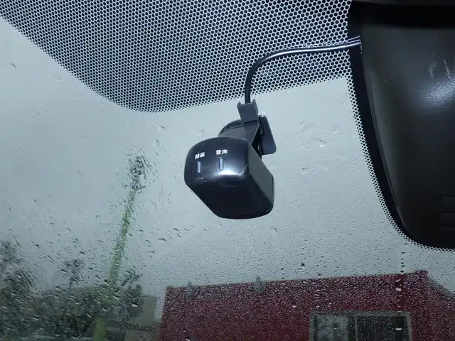 日産 セレナ e－パワー ハイウェイスター V 千葉県 2022(令4)年 4.8万km ダイヤモンドブラック エマージェンシーブレーキ/プロパイロット/インテリジェントクルーズコントロール/両側パワースライドドア/純正SDナビ/地デジTV/【BD/DVD/CD再生機能　Bluetooth接続】/アラウンドビューモニター/ドライブレコーダー/革巻きステアリング/Honda スマートキー/ETC/LEDヘッドライト/フォグライト/ウインカーミラー/コーナーセンサー/純正15インチアルミホイル/サイド/カーテンエアバッグ/インテリジェントキー