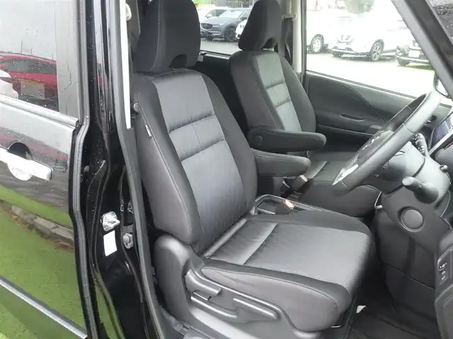 日産 セレナ e－パワー ハイウェイスター V 千葉県 2022(令4)年 4.8万km ダイヤモンドブラック エマージェンシーブレーキ/プロパイロット/インテリジェントクルーズコントロール/両側パワースライドドア/純正SDナビ/地デジTV/【BD/DVD/CD再生機能　Bluetooth接続】/アラウンドビューモニター/ドライブレコーダー/革巻きステアリング/Honda スマートキー/ETC/LEDヘッドライト/フォグライト/ウインカーミラー/コーナーセンサー/純正15インチアルミホイル/サイド/カーテンエアバッグ/インテリジェントキー