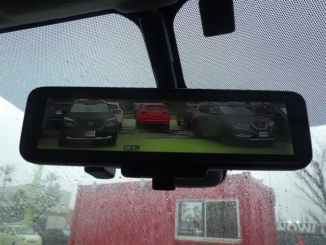 日産 セレナ e－パワー ハイウェイスター V 千葉県 2022(令4)年 4.8万km ダイヤモンドブラック エマージェンシーブレーキ/プロパイロット/インテリジェントクルーズコントロール/両側パワースライドドア/純正SDナビ/地デジTV/【BD/DVD/CD再生機能　Bluetooth接続】/アラウンドビューモニター/ドライブレコーダー/革巻きステアリング/Honda スマートキー/ETC/LEDヘッドライト/フォグライト/ウインカーミラー/コーナーセンサー/純正15インチアルミホイル/サイド/カーテンエアバッグ/インテリジェントキー