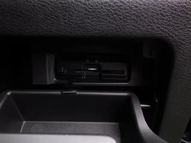 日産 セレナ e－パワー ハイウェイスター V 千葉県 2022(令4)年 4.8万km ダイヤモンドブラック エマージェンシーブレーキ/プロパイロット/インテリジェントクルーズコントロール/両側パワースライドドア/純正SDナビ/地デジTV/【BD/DVD/CD再生機能　Bluetooth接続】/アラウンドビューモニター/ドライブレコーダー/革巻きステアリング/Honda スマートキー/ETC/LEDヘッドライト/フォグライト/ウインカーミラー/コーナーセンサー/純正15インチアルミホイル/サイド/カーテンエアバッグ/インテリジェントキー