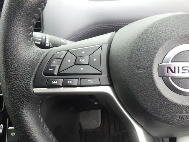 日産 セレナ e－パワー ハイウェイスター V 千葉県 2022(令4)年 4.8万km ダイヤモンドブラック エマージェンシーブレーキ/プロパイロット/インテリジェントクルーズコントロール/両側パワースライドドア/純正SDナビ/地デジTV/【BD/DVD/CD再生機能　Bluetooth接続】/アラウンドビューモニター/ドライブレコーダー/革巻きステアリング/Honda スマートキー/ETC/LEDヘッドライト/フォグライト/ウインカーミラー/コーナーセンサー/純正15インチアルミホイル/サイド/カーテンエアバッグ/インテリジェントキー