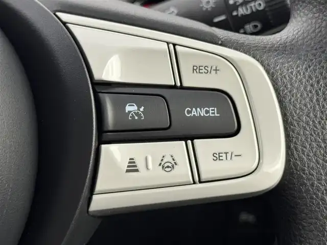 ホンダ フィット e:HEVクロスター 福岡県 2020(令2)年 0.7万km クリスタルブラックパール 純正８型ナビ／フルセグＴＶ　/バックカメラ　/アダプティブクルコン　/コーナーセンサー　/衝突軽減ブレーキ　/レーンキープ　/アクセル踏み間違い防止　/ＥＣＯＮ　/プッシュスタート　/純正１６インチＡＷ　/ＬＥＤライト