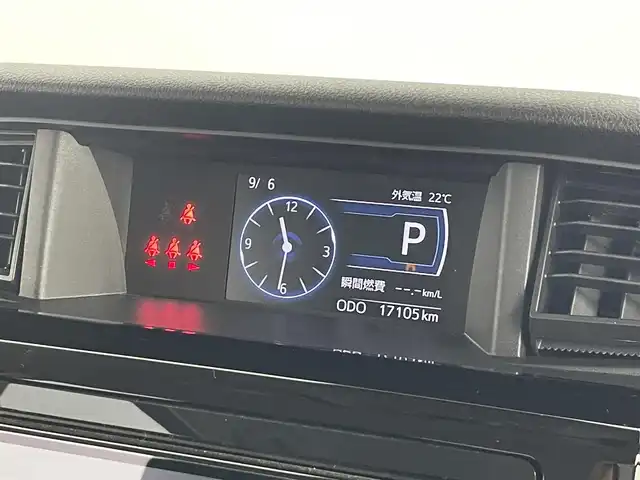 トヨタ ルーミー カスタムG 道央・札幌 2024(令6)年 1.8万km パールホワイトⅢ ・４WD/・寒冷地仕様/・社外メモリナビ/　BT／USB／フルセグ/・社外ETC/・バックカメラ/・レーダークルーズコントロール/・プリクラッシュセーフティ/・レーンキープアシスト/・横滑り防止/・前後コーナーセンサー/・アイドリングストップ/・両側パワースライドドア/・社外フロアマット/・純正サマー14インチAW/・LEDヘッドライト/・オートライト/・オートマチックハイビーム/・プッシュスタート/・スマートキー