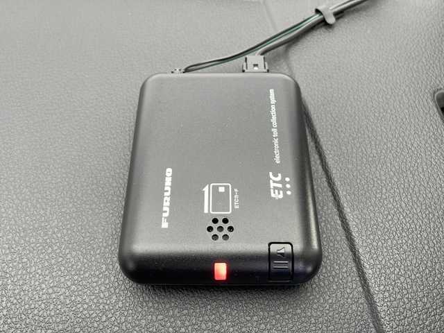 トヨタ ルーミー カスタムG 長野県 2024(令6)年 1.8万km パールホワイトⅢ ・４WD/・寒冷地仕様/・社外メモリナビ/　BT／USB／フルセグ/・社外ETC/・バックカメラ/・レーダークルーズコントロール/・プリクラッシュセーフティ/・レーンキープアシスト/・横滑り防止/・前後コーナーセンサー/・アイドリングストップ/・両側パワースライドドア/・社外フロアマット/・純正サマー14インチAW/・LEDヘッドライト/・オートライト/・オートマチックハイビーム/・プッシュスタート/・スマートキー