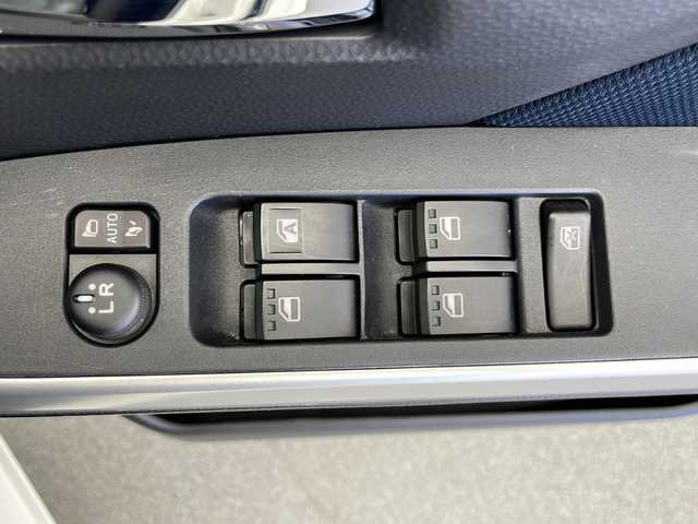 トヨタ ルーミー カスタムG 長野県 2024(令6)年 1.8万km パールホワイトⅢ ・４WD/・寒冷地仕様/・社外メモリナビ/　BT／USB／フルセグ/・社外ETC/・バックカメラ/・レーダークルーズコントロール/・プリクラッシュセーフティ/・レーンキープアシスト/・横滑り防止/・前後コーナーセンサー/・アイドリングストップ/・両側パワースライドドア/・社外フロアマット/・純正サマー14インチAW/・LEDヘッドライト/・オートライト/・オートマチックハイビーム/・プッシュスタート/・スマートキー