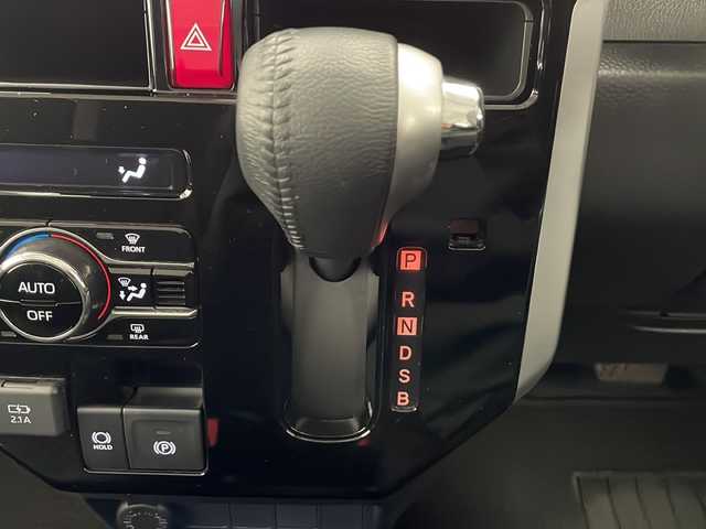 トヨタ ルーミー カスタムG 長野県 2024(令6)年 1.8万km パールホワイトⅢ ・４WD/・寒冷地仕様/・社外メモリナビ/　BT／USB／フルセグ/・社外ETC/・バックカメラ/・レーダークルーズコントロール/・プリクラッシュセーフティ/・レーンキープアシスト/・横滑り防止/・前後コーナーセンサー/・アイドリングストップ/・両側パワースライドドア/・社外フロアマット/・純正サマー14インチAW/・LEDヘッドライト/・オートライト/・オートマチックハイビーム/・プッシュスタート/・スマートキー