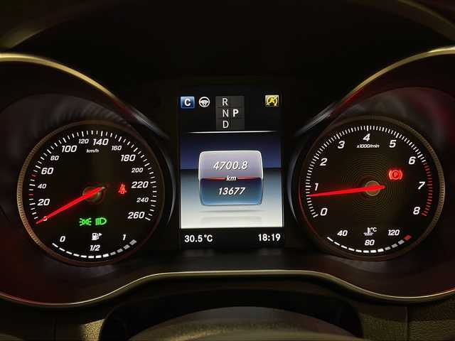 メルセデス・ベンツ Ｃ２００ 4マチックアバンギャルド 新潟県 2018(平30)年 1.4万km 白 メモリー付パワーシート（前席）/レーダーセーフティパッケージ/・アクティブブレーキアシスト/・アクティブブラインドスポットアシスト/・ディスタンスパイロットディストロニック/エントリーパッケージ/・17インチ５ツインスポーツアルミホイール/・シートヒーター/・プライバシーガラス（後席左右）/クルーズコントロール＆可変スピードリミッター/ECOスタートストップ機能/クライメートコントロール/ESP/４WD/アイドリングストップ/プッシュスタート/パワーバックドア/ETC2.0