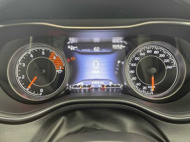 クライスラー・ジープ ジープ チェロキー Sモデル 愛知県 2020(令2)年 4.1万km ダイヤモンドブラッククリスタル 純正8.4インチナビ/【Bluetooth/フルセグTV/USB/AM/FM/Apple CarPlay 】/衝突被害軽減ブレーキ/レーンアシスト/コーナーセンサー/アイドリングストップ/イモビライザー/レーダークルーズコントロール/パーキングアシスト/パドルシフト/パワーシート（D/N）/ベンチレーション（D/N）/シートヒーター（D/N）/メモリーシート/前後ドライブレコーダー/ETC2.0/レザーシート/電動リアゲート/オートエアコン/スペアキー/電動格納ミラー/純正19インチアルミホイール/LEDオートライト