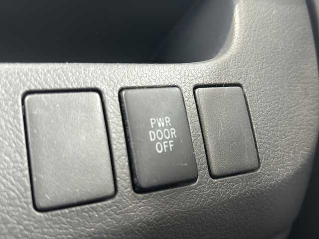 トヨタ ノア S 東京都 2007(平19)年 9.2万km ホワイトパールクリスタルシャイン 社外HDDナビ/【フルセグ・DVD再生可・CD・Bluetooth】/バックカメラ/ETC/両側パワースライドドア/電動格納ミラー/ウィンカーミラー/リモコンキー/HIDヘッドライト/フォグランプ/純正フロアマット/純正ドアバイザー/新車保証書/取扱説明書