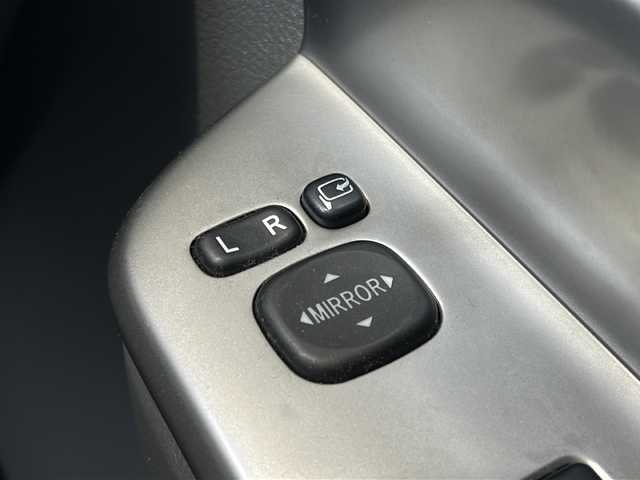 トヨタ ノア S 東京都 2007(平19)年 9.2万km ホワイトパールクリスタルシャイン 社外HDDナビ/【フルセグ・DVD再生可・CD・Bluetooth】/バックカメラ/ETC/両側パワースライドドア/電動格納ミラー/ウィンカーミラー/リモコンキー/HIDヘッドライト/フォグランプ/純正フロアマット/純正ドアバイザー/新車保証書/取扱説明書