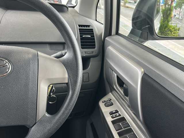 トヨタ ノア S 東京都 2007(平19)年 9.2万km ホワイトパールクリスタルシャイン 社外HDDナビ/【フルセグ・DVD再生可・CD・Bluetooth】/バックカメラ/ETC/両側パワースライドドア/電動格納ミラー/ウィンカーミラー/リモコンキー/HIDヘッドライト/フォグランプ/純正フロアマット/純正ドアバイザー/新車保証書/取扱説明書