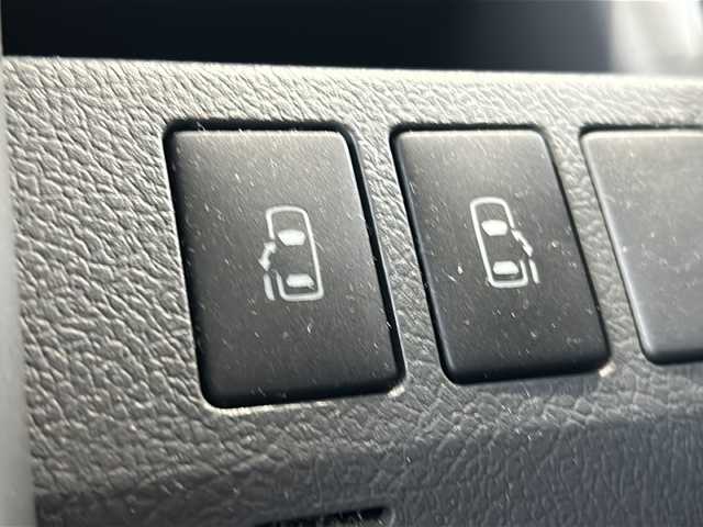 トヨタ ノア S 東京都 2007(平19)年 9.2万km ホワイトパールクリスタルシャイン 社外HDDナビ/【フルセグ・DVD再生可・CD・Bluetooth】/バックカメラ/ETC/両側パワースライドドア/電動格納ミラー/ウィンカーミラー/リモコンキー/HIDヘッドライト/フォグランプ/純正フロアマット/純正ドアバイザー/新車保証書/取扱説明書