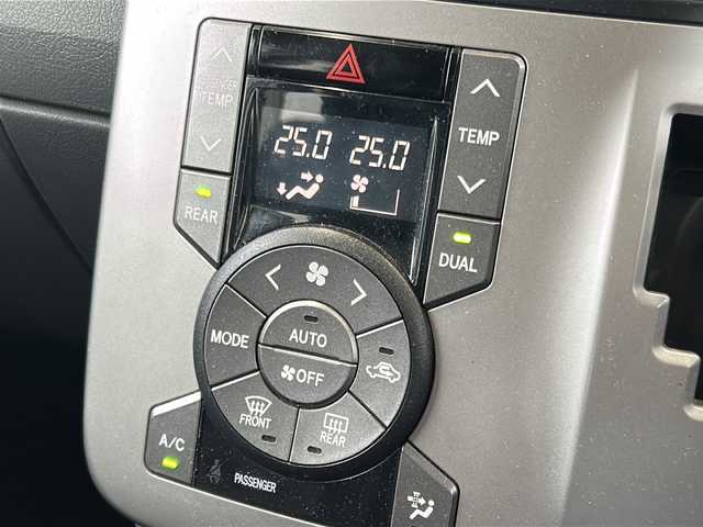 トヨタ ノア S 東京都 2007(平19)年 9.2万km ホワイトパールクリスタルシャイン 社外HDDナビ/【フルセグ・DVD再生可・CD・Bluetooth】/バックカメラ/ETC/両側パワースライドドア/電動格納ミラー/ウィンカーミラー/リモコンキー/HIDヘッドライト/フォグランプ/純正フロアマット/純正ドアバイザー/新車保証書/取扱説明書