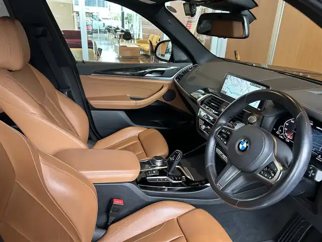 ＢＭＷ Ｘ３ M40d 宮城県 2019(令1)年 6.4万km サファイアブラックP セレクトパッケージ/・電動パノラマガラスルーフ/・リヤサイドウィンドーローラーブラインド/・harman/kardonサラウンドサウンドシステム/ハイラインパッケージ/・ランバーサポート/・リヤシートヒーティング/・ヴァーネスカレザーシート/・ポプラグレーファインウッドインテリアトリム/パールクロームハイライト/ヘッドアップディスプレイ/iDriveナビゲーションシステム/フルセグTV/全方位カメラ/キャメルレザーシート/シートヒーター/メモリ機能付きパワーシート/LEDヘッドライト/オートマチックハイビーム/純正21インチAW/コンフォートアクセス/パワーバックドア/ブラックキドニーグリル/ワイヤレスチャージング/ドライブレコーダー/ETC2.0車載器