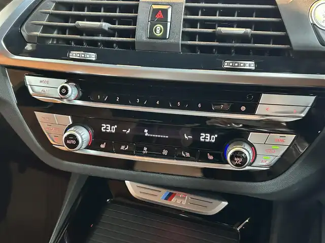 ＢＭＷ Ｘ３ M40d 宮城県 2019(令1)年 6.4万km サファイアブラックP セレクトパッケージ/・電動パノラマガラスルーフ/・リヤサイドウィンドーローラーブラインド/・harman/kardonサラウンドサウンドシステム/ハイラインパッケージ/・ランバーサポート/・リヤシートヒーティング/・ヴァーネスカレザーシート/・ポプラグレーファインウッドインテリアトリム/パールクロームハイライト/ヘッドアップディスプレイ/iDriveナビゲーションシステム/フルセグTV/全方位カメラ/キャメルレザーシート/シートヒーター/メモリ機能付きパワーシート/LEDヘッドライト/オートマチックハイビーム/純正21インチAW/コンフォートアクセス/パワーバックドア/ブラックキドニーグリル/ワイヤレスチャージング/ドライブレコーダー/ETC2.0車載器