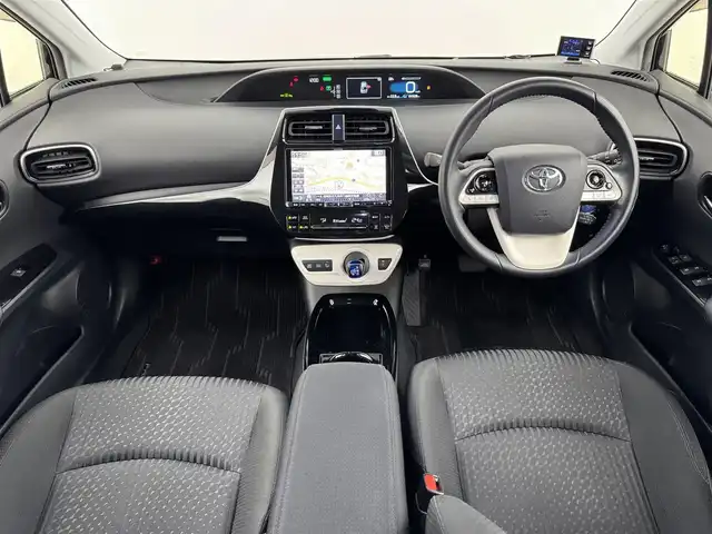 トヨタ プリウス A 福岡県 2018(平30)年 4.5万km アティチュードブラックマイカ アルパインＢＩＧ　Ｘナビ／フルセグＴＶ　/バックカメラ　/ＥＴＣ　/ドラレコ　/レーダー探知機　/トヨタセーフティセンス　/アクセル踏み間違い防止　/パーキングアシスト　/ＨＵＤ　/純正１５インチＡＷ　/ＬＥＤライト