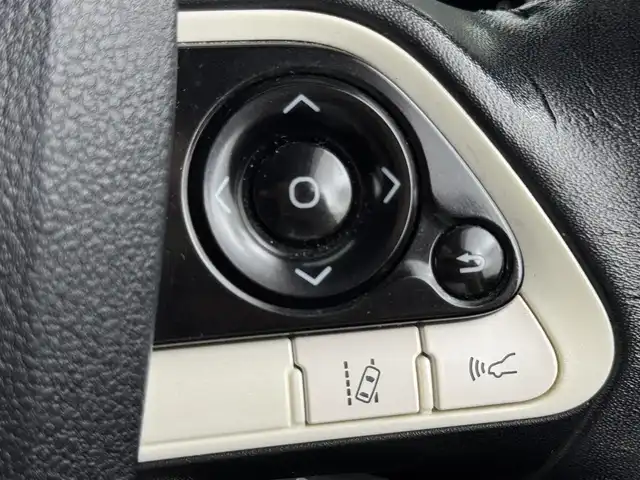 トヨタ プリウス A 福岡県 2018(平30)年 4.5万km アティチュードブラックマイカ アルパインＢＩＧ　Ｘナビ／フルセグＴＶ　/バックカメラ　/ＥＴＣ　/ドラレコ　/レーダー探知機　/トヨタセーフティセンス　/アクセル踏み間違い防止　/パーキングアシスト　/ＨＵＤ　/純正１５インチＡＷ　/ＬＥＤライト