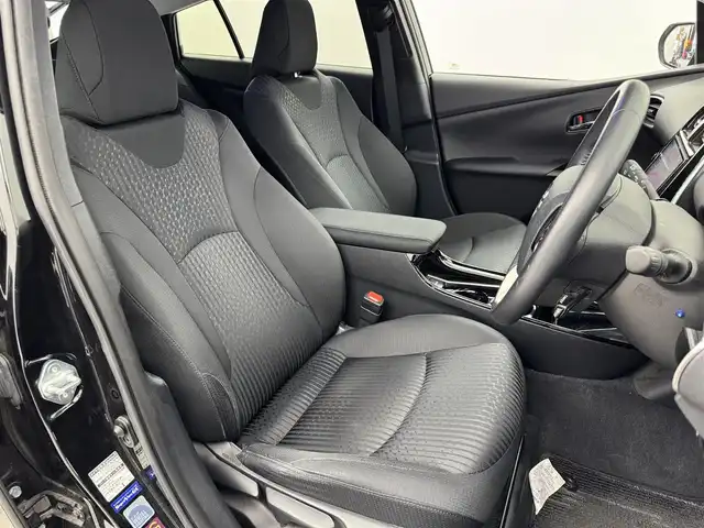 トヨタ プリウス A 福岡県 2018(平30)年 4.5万km アティチュードブラックマイカ アルパインＢＩＧ　Ｘナビ／フルセグＴＶ　/バックカメラ　/ＥＴＣ　/ドラレコ　/レーダー探知機　/トヨタセーフティセンス　/アクセル踏み間違い防止　/パーキングアシスト　/ＨＵＤ　/純正１５インチＡＷ　/ＬＥＤライト