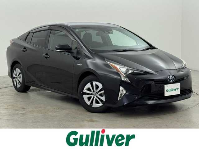 トヨタ プリウス A 福岡県 2018(平30)年 4.5万km アティチュードブラックマイカ アルパイン９型ナビ／フルセグＴＶ　/バックカメラ　/レーダー探知機　/前方ドラレコ　/ビルトインＥＴＣ　/トヨタセーフティセンス　/アクセル踏み間違い防止　/ＢＳＭ　/パーキングアシスト　/ＨＵＤ　/純正１５インチＡＷ