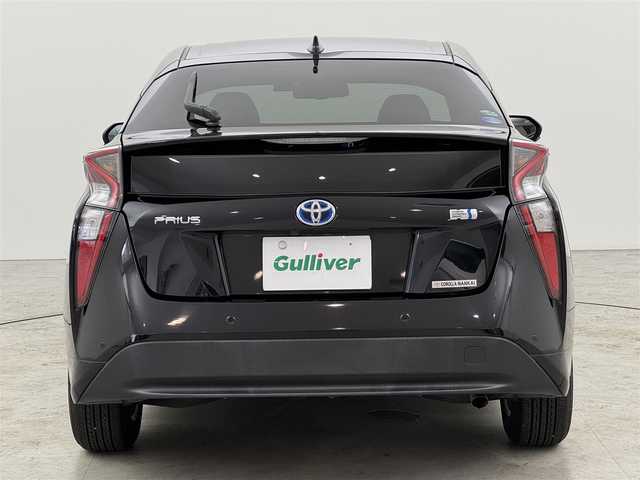 トヨタ プリウス A 福岡県 2018(平30)年 4.5万km アティチュードブラックマイカ アルパイン９型ナビ／フルセグＴＶ　/バックカメラ　/レーダー探知機　/前方ドラレコ　/ビルトインＥＴＣ　/トヨタセーフティセンス　/アクセル踏み間違い防止　/ＢＳＭ　/パーキングアシスト　/ＨＵＤ　/純正１５インチＡＷ