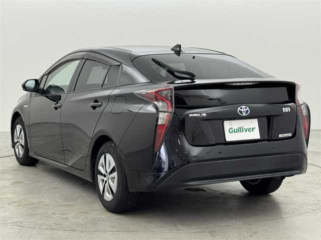 トヨタ プリウス A 福岡県 2018(平30)年 4.5万km アティチュードブラックマイカ アルパイン９型ナビ／フルセグＴＶ　/バックカメラ　/レーダー探知機　/前方ドラレコ　/ビルトインＥＴＣ　/トヨタセーフティセンス　/アクセル踏み間違い防止　/ＢＳＭ　/パーキングアシスト　/ＨＵＤ　/純正１５インチＡＷ