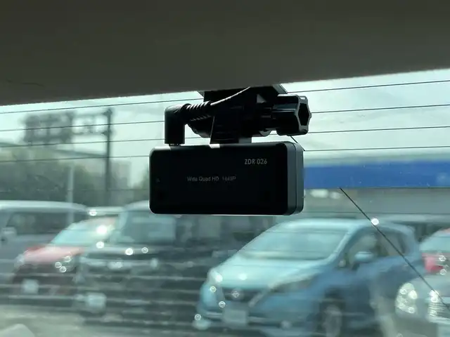 トヨタ クラウン ハイブリッド ロイヤルサルーン 宮崎県 2013(平25)年 8.4万km プレシャスシルバー 純正8型ナビ/フルセグTV/バックモニター/ビルトインETC/ドライブレコーダー/アドバンストパッケージ/・レーダークルーズコントロール/・ インテリジェントクリアランスソナー/・ バックソナー/・ 衝突被害軽減ブレーキ/HIDヘッドランプ/オートライト/LEDフロントフォグランプ/革巻きステアリング/ステアリングヒーター/純正OPブラウンファブリックシート/前席パワーシート/シートヒーター/純正16インチアルミホイール/スマートキー/プッシュエンジンスタート/禁煙車