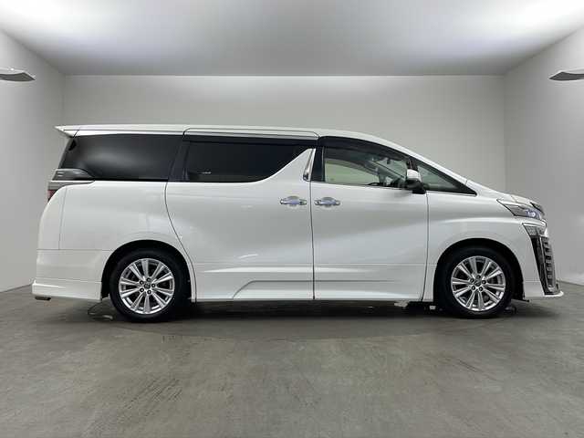トヨタ ヴェルファイア Z 兵庫県 2019(令1)年 5.4万km ホワイトパールクリスタルシャイン ・ワンオーナー車/・純正ナビ（フルセグ・BT・DVD・CD・SD）/・バックカメラ/・トヨタセーフティセンス/・プリクラッシュセーフティ/・レーントレーシングアシスト/・レーダークルーズコントロール/・ロードサインアシスト/・オートマチックハイビーム/・クリアランスソナー/・ドライブスタートコントロール/・電動パーキングブレーキ/・オートホールド/・Wサンルーフ/・ステアリングスイッチ/・MTモード付AT/・LEDヘッドライト/・LEDフォグランプ/・オートライト/・純正エアロ/・両側パワースライドドア/・純正フロアマット/・純正18インチアルミホイール/・ビルトインETC/・前後ドライブレコーダー/・GPSレーダー探知機/・横滑り防止/・スマートキー/・スペアキー/・プッシュスタート/・ワンオーナー/・取扱説明書/・保証書/・スペアタイヤ