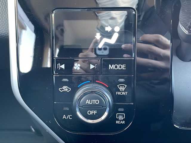 トヨタ ルーミー カスタムG 長野県 2019(平31)年 2.3万km パールホワイトⅢ 禁煙車/純正オーディオ【CP-W66】/(CD/AUX/USB/FM/AM)/モデリスタ14インチAWスタッドレス積み込み/スマートアシスト/・衝突回避支援ブレーキ機能/・衝突警報機能/・車線逸脱警報機能/・誤発進抑制制御機能/・先行車発進お知らせ機能/・オートハイビーム/・コーナーセンサー/ビルトインETC/両側パワースライドドア/革巻きステアリング/クルーズコントロール/LEDヘッドライト/フォグランプ/オートライト/スマートキー/Pスタート/電動格納ミラー/純正14インチAW/純正ラバーマット