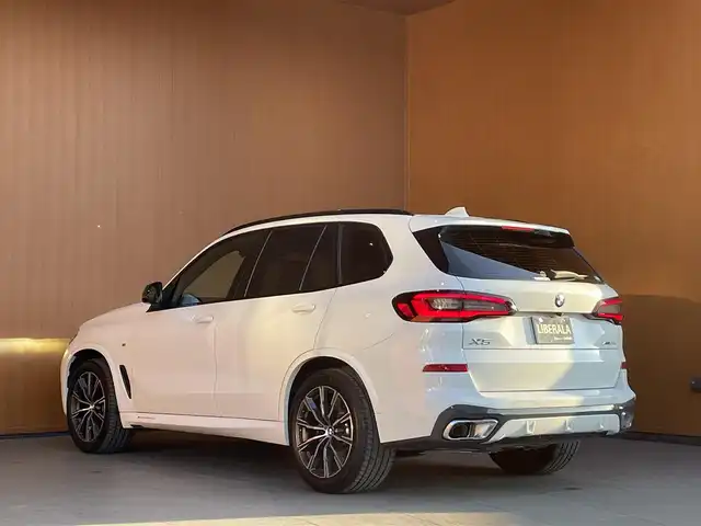 ＢＭＷ Ｘ５ xDrive 35d Mスポーツ 愛知県 2021(令3)年 3.1万km アルピンホワイトⅢ 純正ナビ/フルセグTV/360度カメラ/黒革シート/シートヒーター/クリスタルシフト/ACC/インテリジェントセーフティ/ヘッドアップディスプレイ/カーボングリル/純正19インチアルミ/パーキングアシスト/レーンキープ