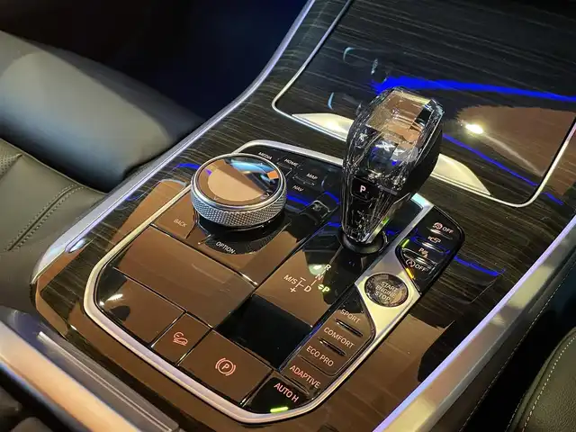 ＢＭＷ Ｘ５ xDrive 35d Mスポーツ 愛知県 2021(令3)年 3.1万km アルピンホワイトⅢ 純正ナビ/フルセグTV/360度カメラ/黒革シート/シートヒーター/クリスタルシフト/ACC/インテリジェントセーフティ/ヘッドアップディスプレイ/カーボングリル/純正19インチアルミ/パーキングアシスト/レーンキープ